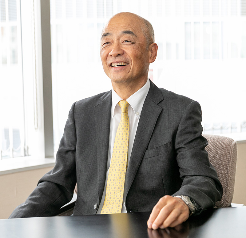 代表取締役社長　八代元行